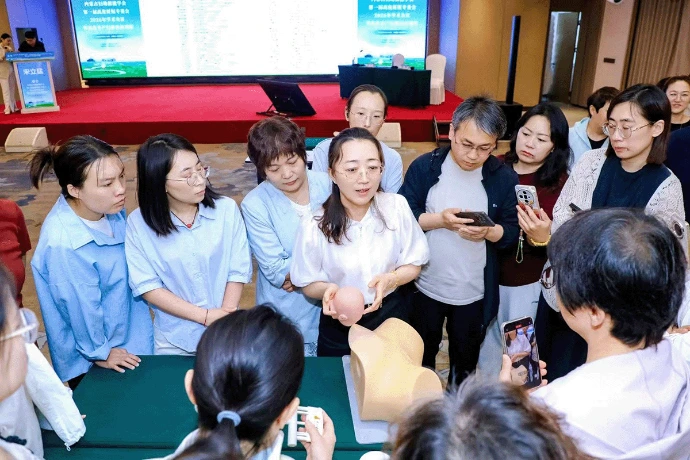 Live demonstration at an obstetric conference workshop